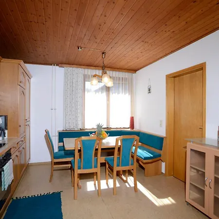 Familia Apartment *